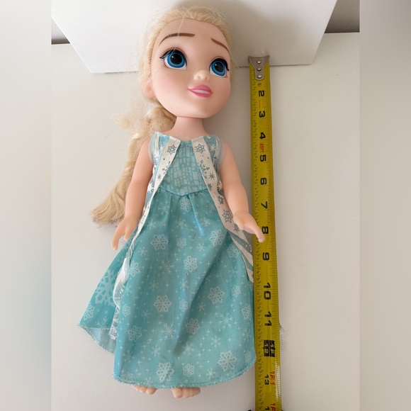 Frozen Elsa Doll with Blue Dress - Picture 3 of 3